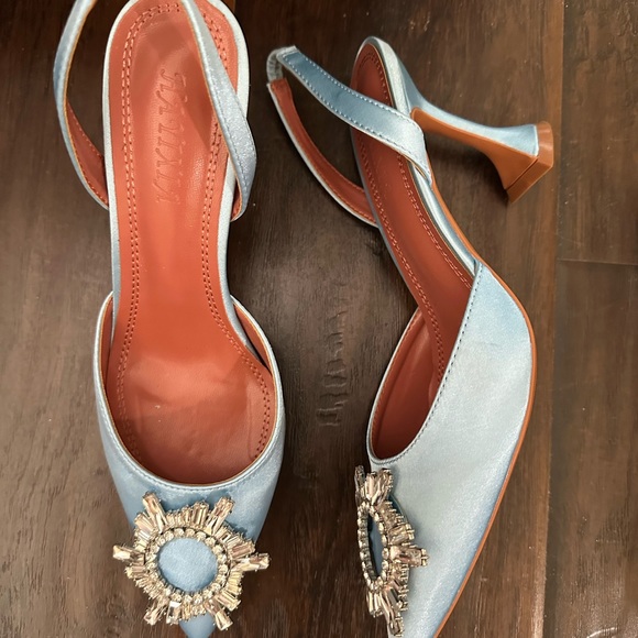 Elegant Blue Satin Slingback Heels - Picture 6 of 7